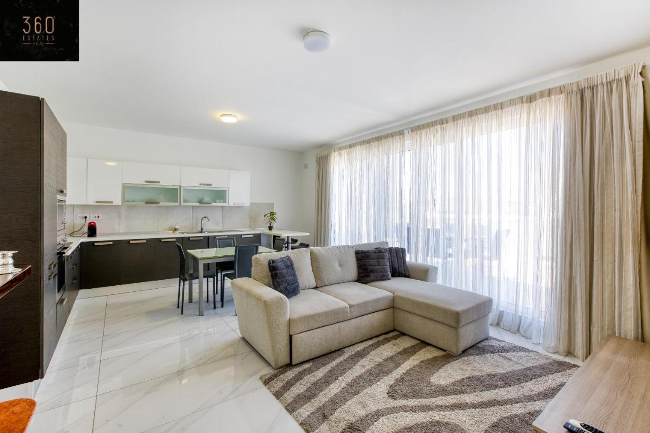 Апартаменти Lux Sea Front Penthouse With Breathtaking Views In St Pauls By 360 Estates Сент-Полс-Бей Екстер'єр фото