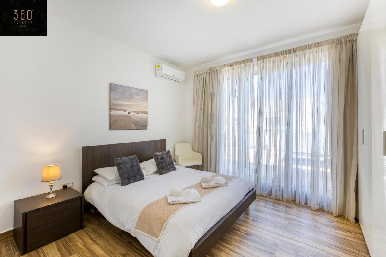 Апартаменти Lux Sea Front Penthouse With Breathtaking Views In St Pauls By 360 Estates Сент-Полс-Бей Екстер'єр фото